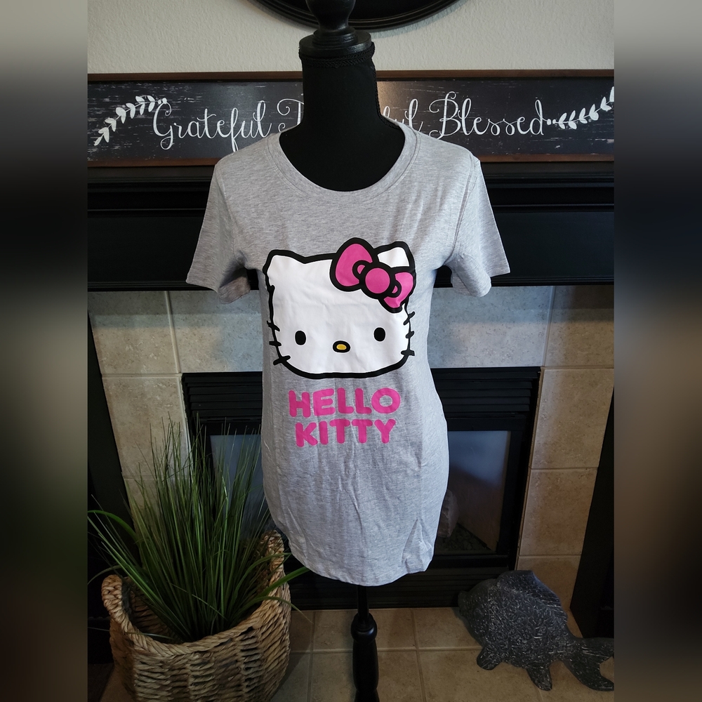 Hello Kitty Gray Maternity Tee with Pink Bow